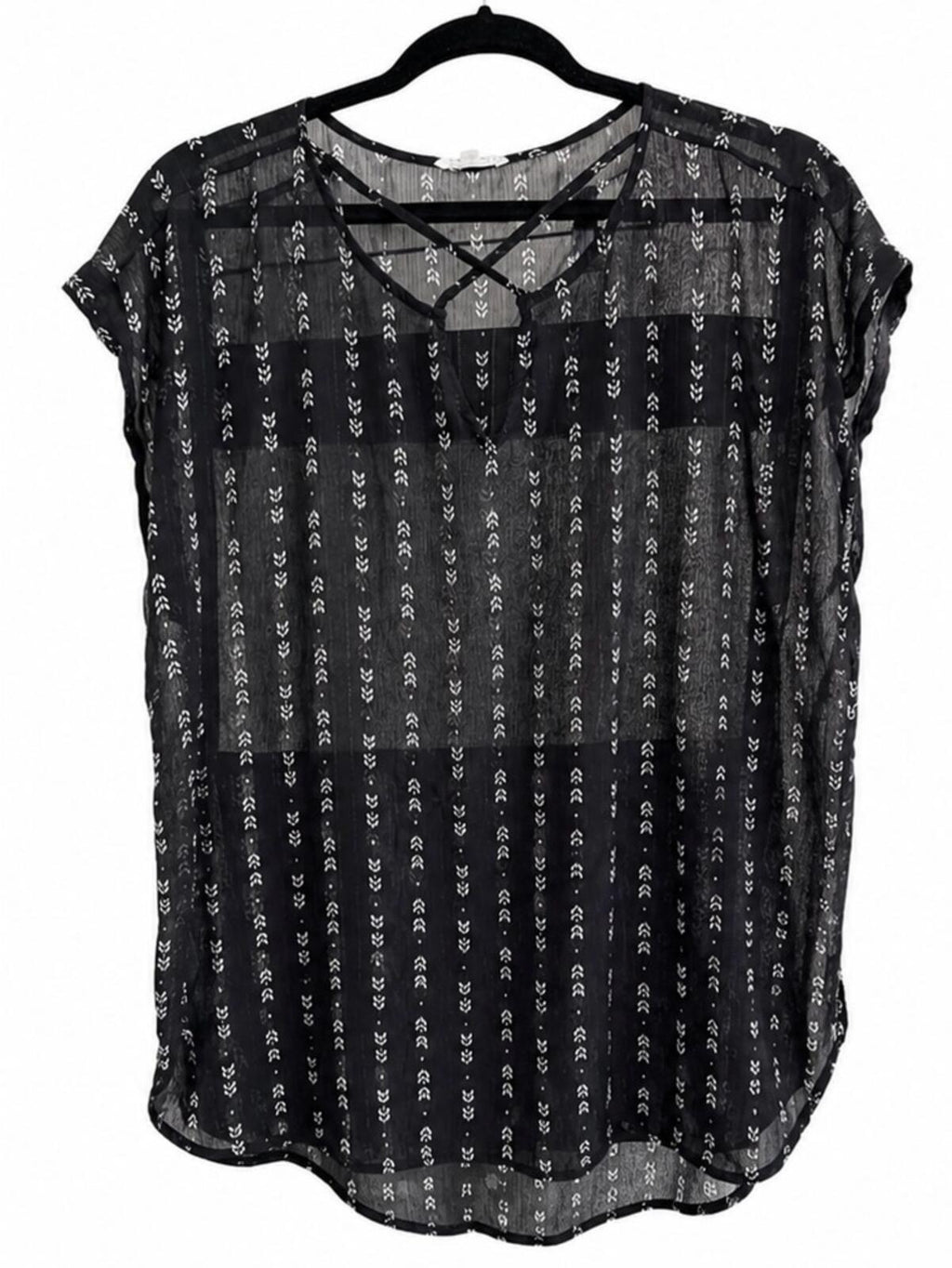 Maurices Sheer Crisscross Neck Short-Sleeve Blouse with White Arrow Print Size 1
