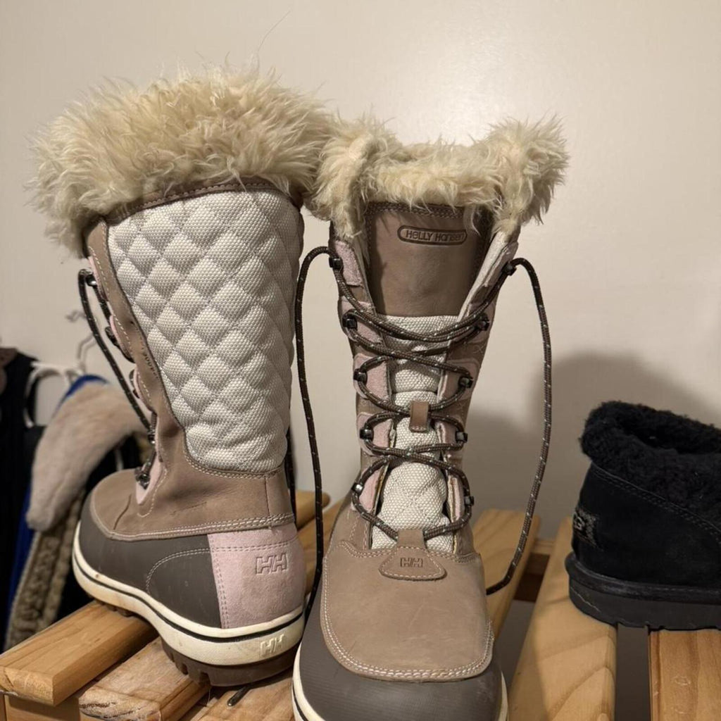 Helly Hansen Women's Winter Boots Size 10, EUC, No Box