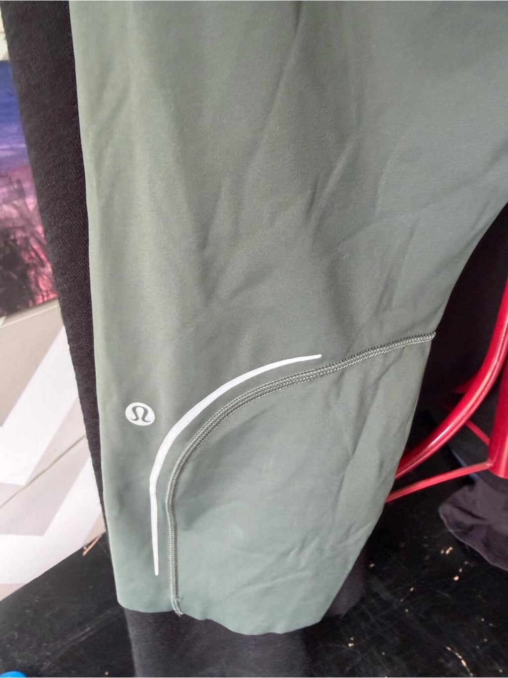 Lululemon Sage Green Cropped Leggings Nulux Size 14 NWOT