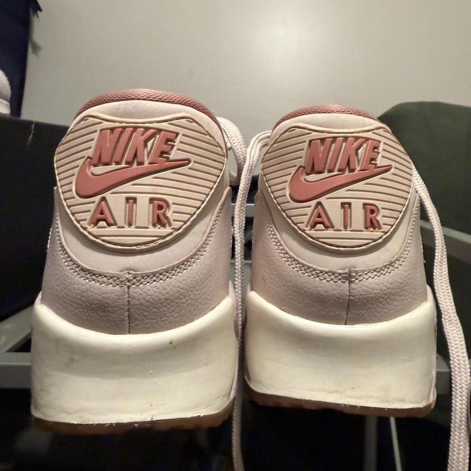 Nike Air Max 90 Women's Sneakers, Size 10, EUC, No Box