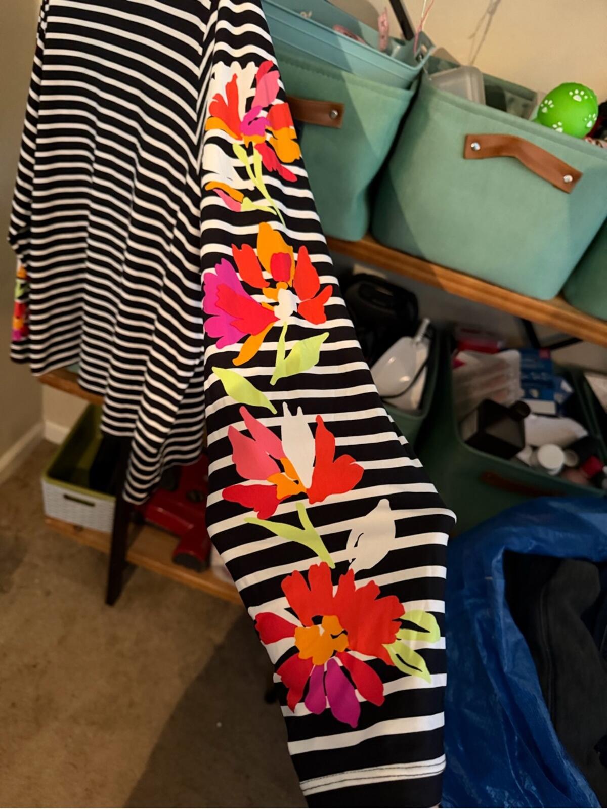 Lands' End Black & White Striped Floral Swim Shirt Women’s 1x Hardly Worn