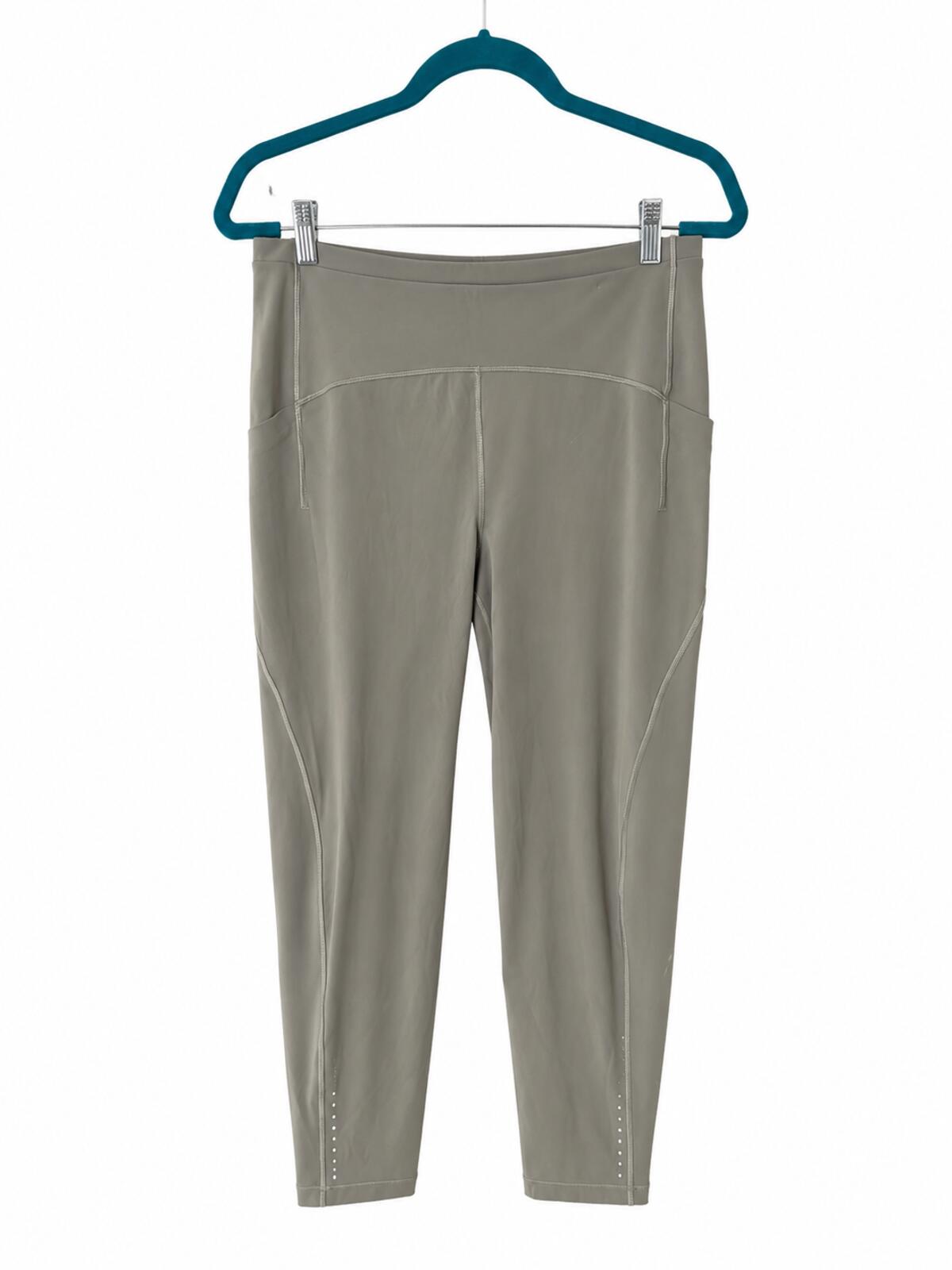 Lululemon Leggings Sage Green w/Reflective Detail and Pockets
