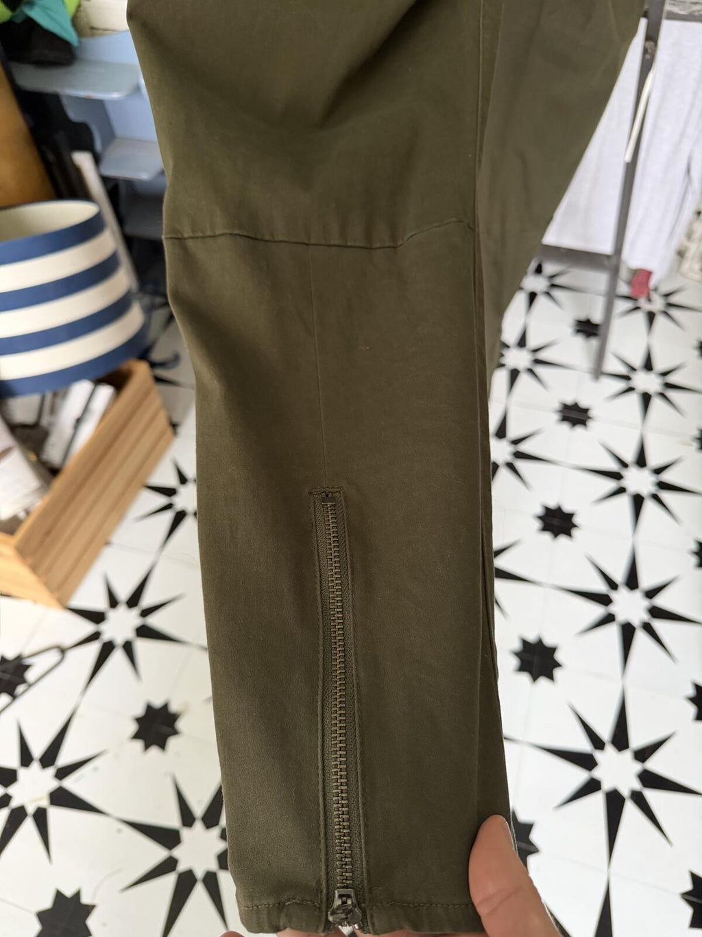 Gap Women's Skinny Ankle Pants w/Zipper Accents