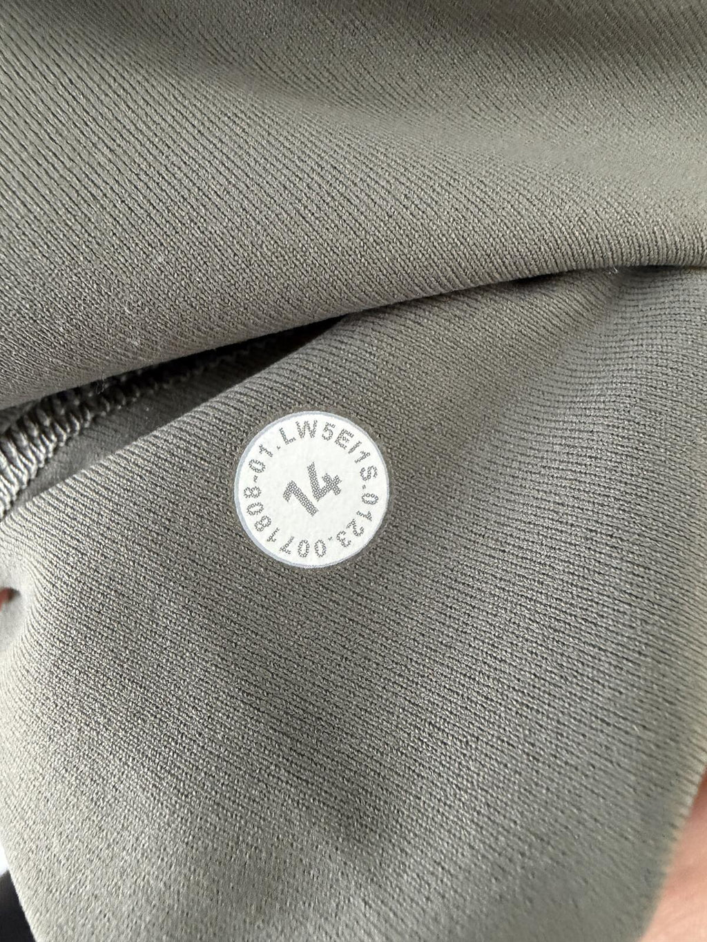 Lululemon Leggings Sage Green w/Reflective Detail and Pockets