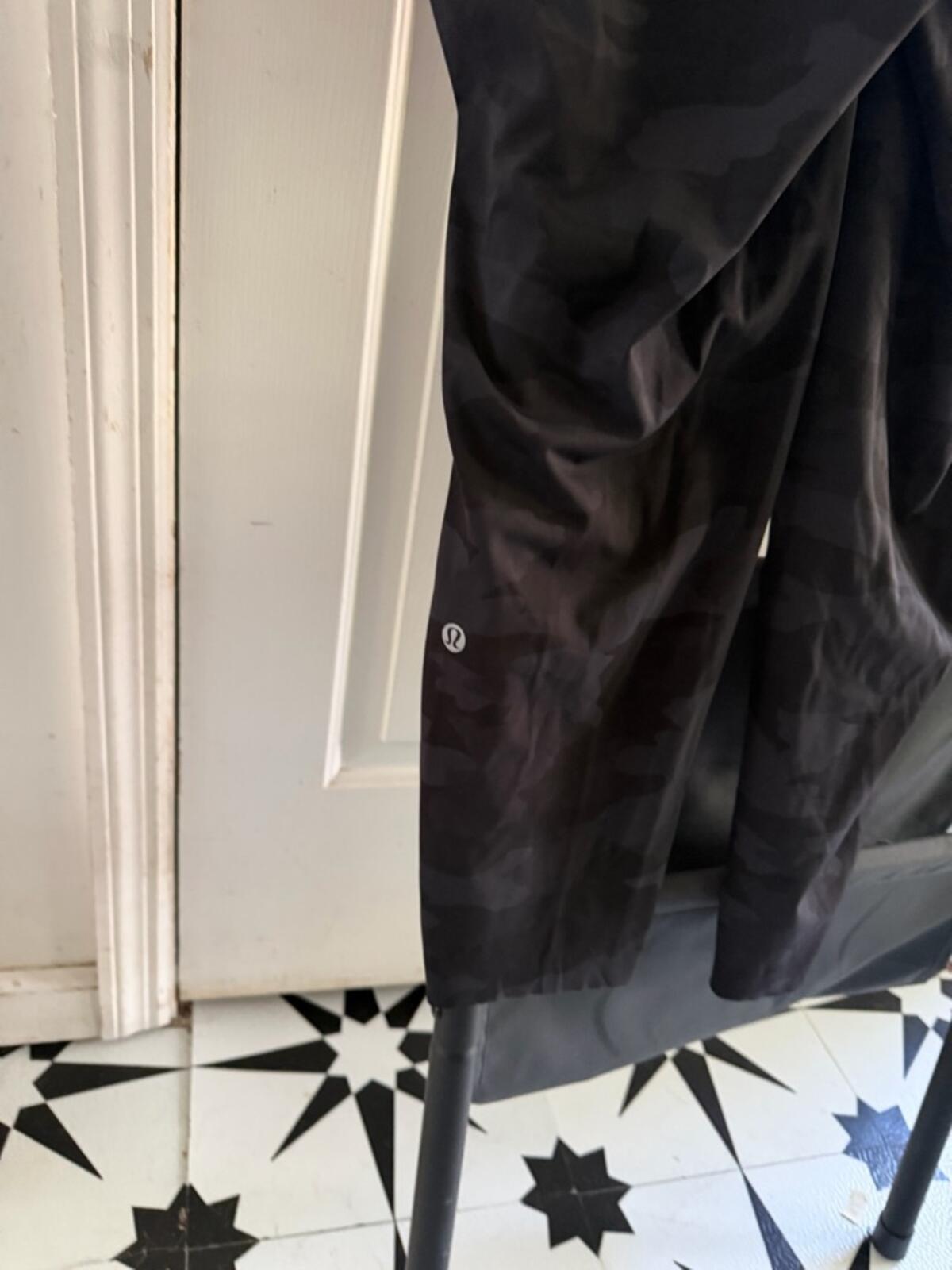 Lululemon Base Pace High-Waist Black Camo Leggings Size 18