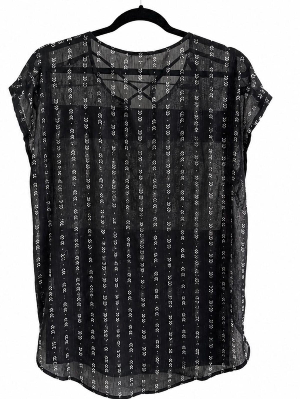Maurices Sheer Crisscross Neck Short-Sleeve Blouse with White Arrow Print Size 1