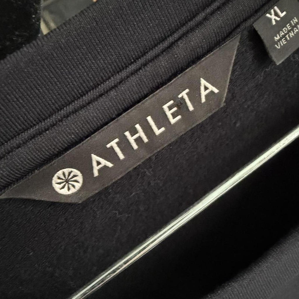 Athleta Long Sleeve Top w/Button Detail Down Sleeves, EUC Size XL