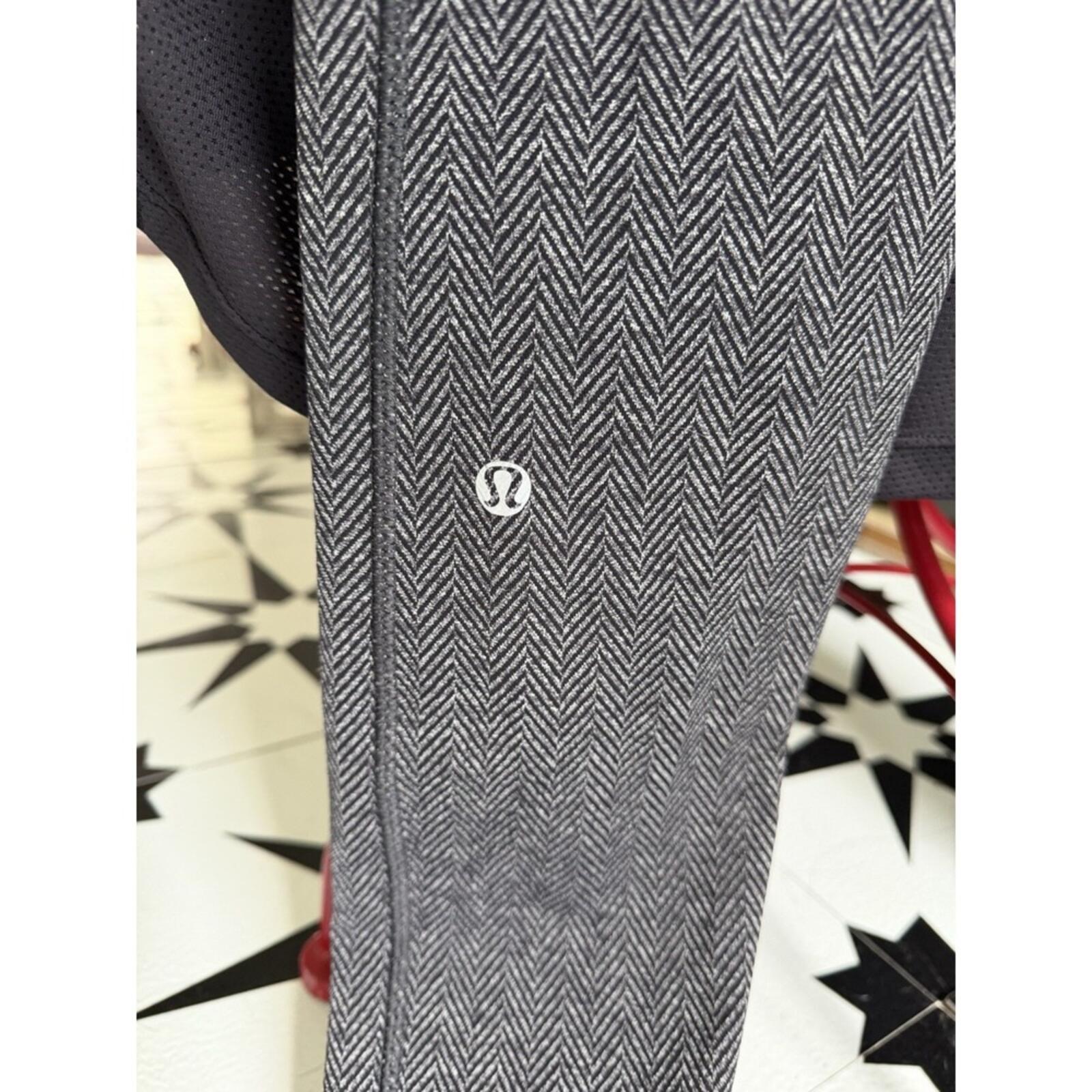 Lululemon Leggings Size 12 Herringbone Bone Pattern Full Length EUC